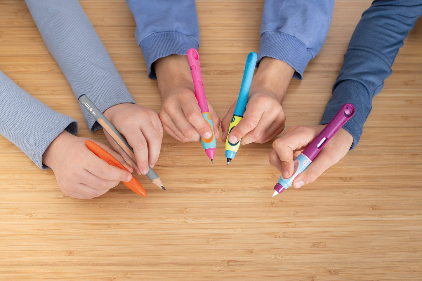 Bleistift griffix® B2NBK Neon Black mit Laser-Gravur